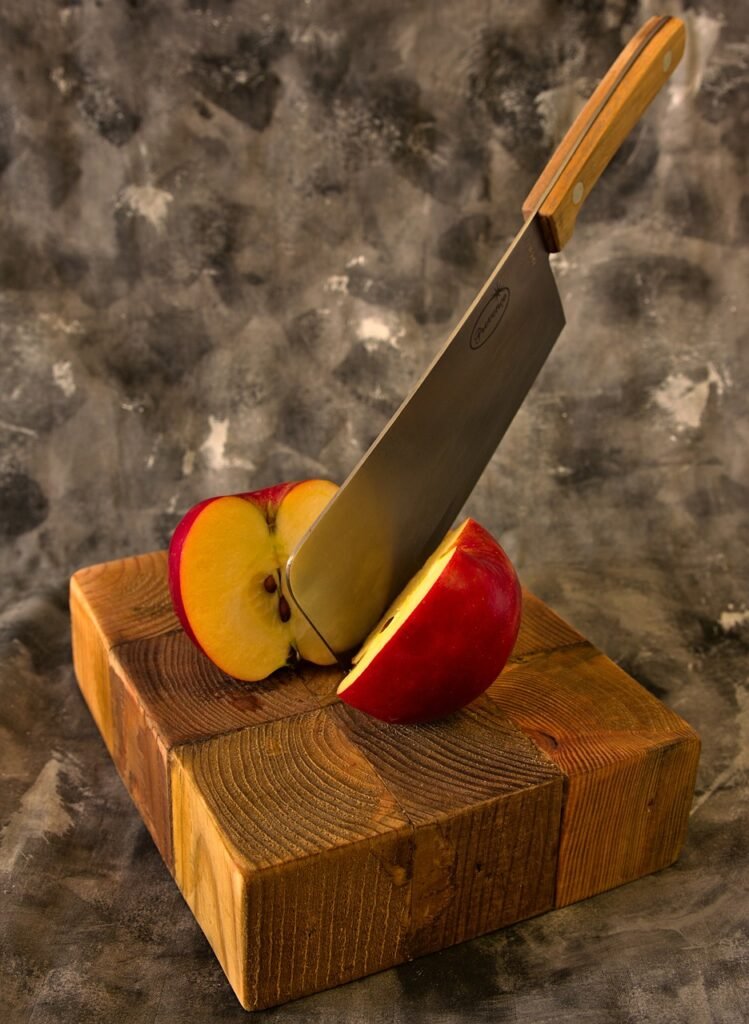 apple, knife, still board